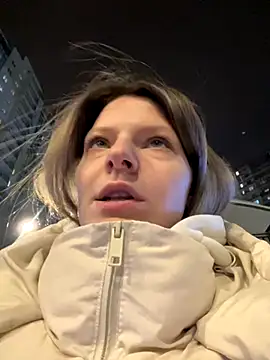 MaryHiggins online show from December 1, 4:09 pm