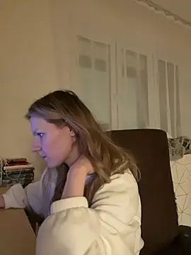 MaryHiggins online show from February 1, 7:23 pm