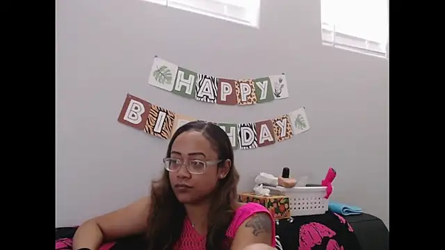 RylHoneyy online show from March 6, 8:37 pm