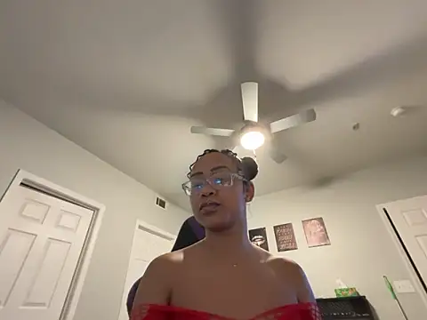 RylHoneyy online show from February 7, 1:37 pm