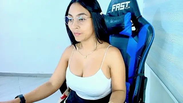 sophiax-x online show from April 18, 12:46 am