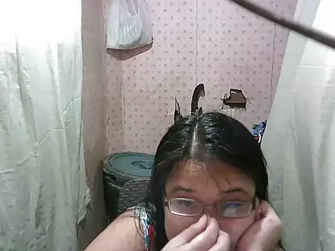 Snapshot of abiemayhottiey chatting on October 18, 4:48 am abiemayhottiey online show from October 18, 4:48 am