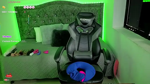 nashiira  online show from October 6, 8:57 pm