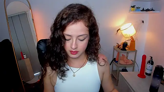 Snapshot of Cassandra_Caiin chatting on September 30, 8:13 pm Cassandra Caiin online show from September 30, 8:13 pm
