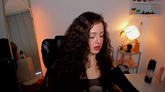 Snapshot of Cassandra_Caiin chatting on September 18, 9:46 pm Cassandra Caiin online show from September 18, 9:46 pm