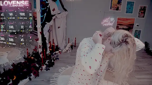 Careful i bite online show from November 8, 5:34 am