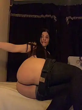 Estefani 32 online show from March 11, 1:54 am