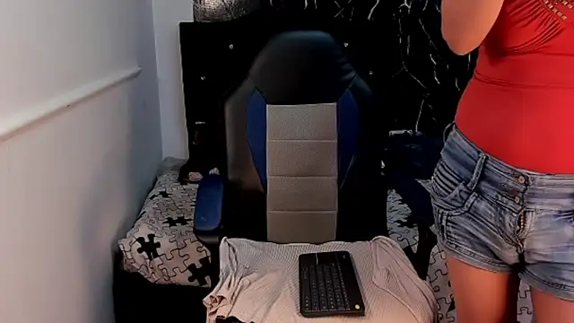 Lu doll online show from November 3, 9:35 am