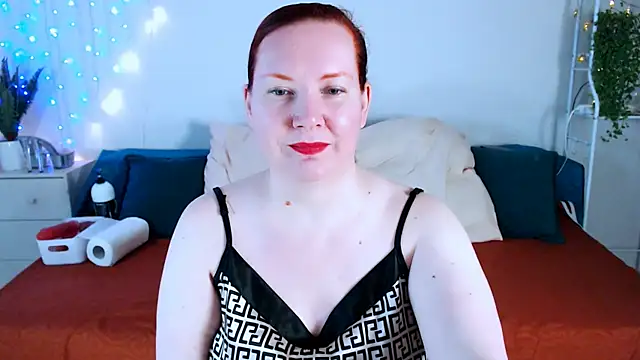 GoddessLara online show from December 19, 8:34 pm