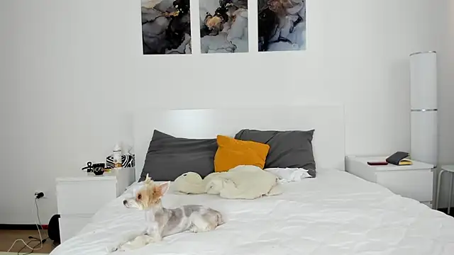 ChloeTayaa online show from May 1, 5:21 am
