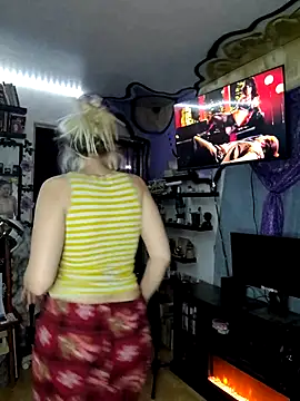 ScarletCallings420 online show from January 15, 6:36 pm