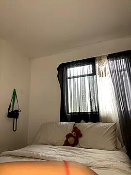 trianawhite online show from December 19, 3:15 pm