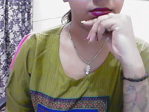LovingPihu online show from May 5, 6:05 am