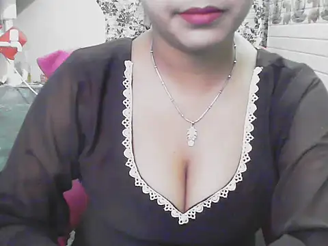 LovingPihu online show from May 28, 6:44 am