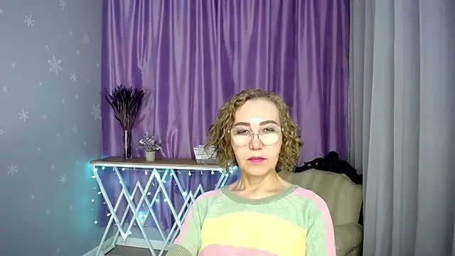queen a n i online show from July 4, 9:49 am