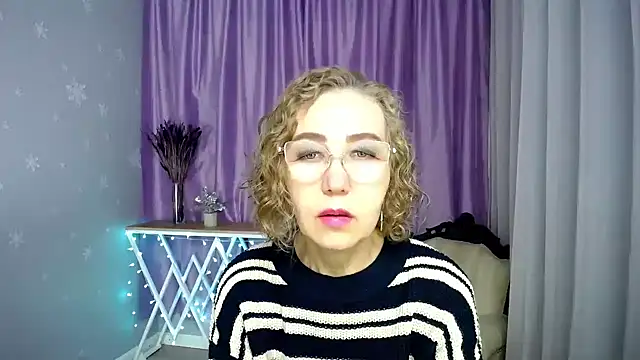 queen a n i online show from July 2, 9:48 am