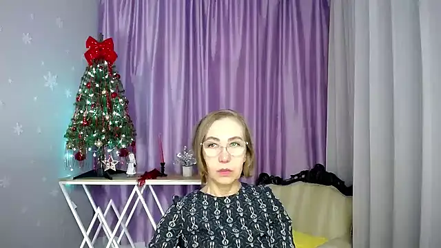 queen a n i online show from March 2, 6:58 am