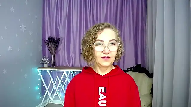 queen a n i online show from June 18, 9:14 am
