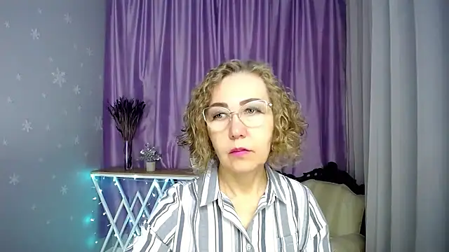 queen a n i online show from June 25, 8:08 am