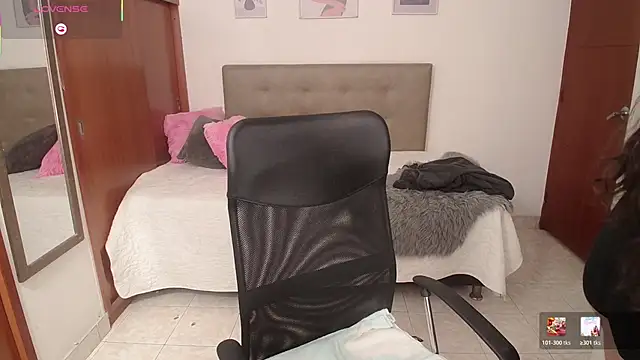 Miley Baker online show from February 28, 3:55 pm