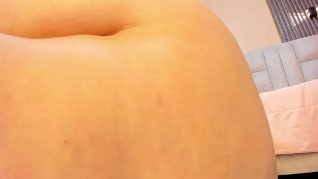 EYMI TOMSOM online show from March 23, 11:27 am