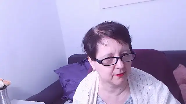 ChristaRose online show from November 10, 12:39 am