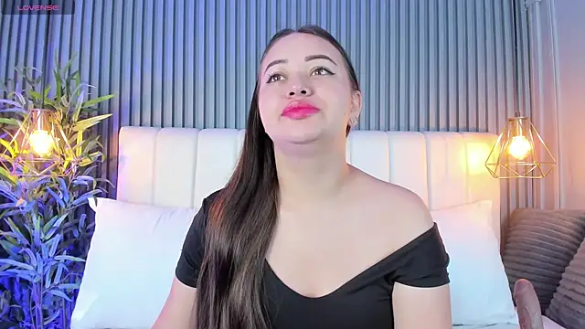 AnaisClark online show from November 12, 11:30 am