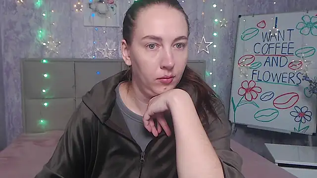 Snapshot of KaleyReed chatting on September 21, 5:50 am KaleyReed online show from September 21, 5:50 am