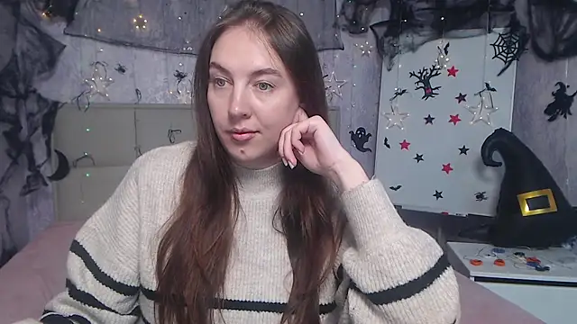 Snapshot of KaleyReed chatting on October 19, 9:22 am KaleyReed online show from October 19, 9:22 am