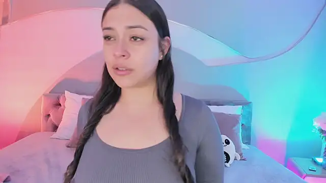 Nicolle W online show from October 27, 11:50 am