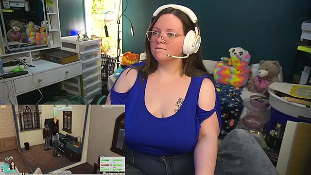 Geeky Kitten online show from October 17, 10:57 pm