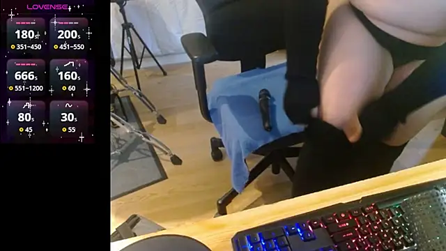 ElisacoquineRetour online show from March 30, 11:43 am