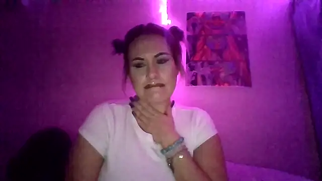Snapshot of Allie_Austyn chatting on October 15, 6:38 am Allie Austyn online show from October 15, 6:38 am