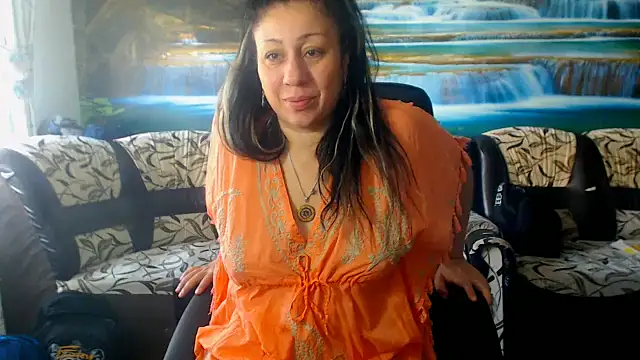 Snapshot of MoistMady chatting on September 28, 6:53 am MoistMady online show from September 28, 6:53 am