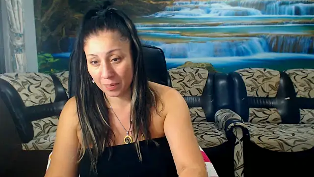 Snapshot of MoistMady chatting on October 12, 8:11 pm MoistMady online show from October 12, 8:11 pm