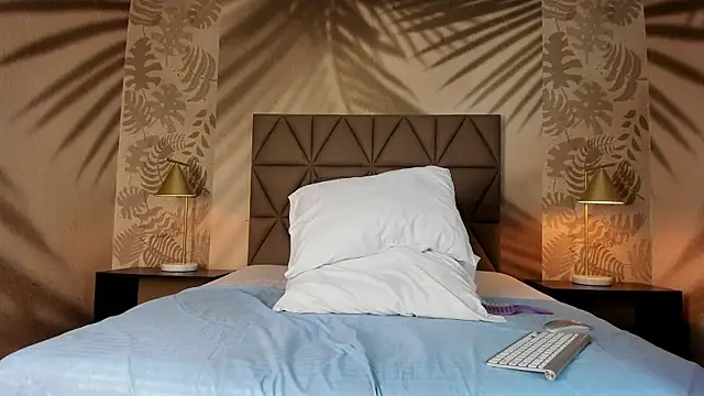 Scarleett 22 online show from April 16, 7:57 pm