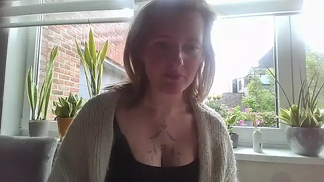 LiquidLeonie online show from May 20, 7:49 am