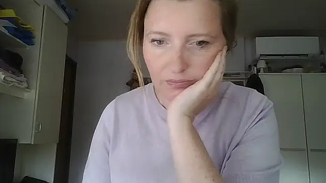 LiquidLeonie online show from May 31, 9:15 am