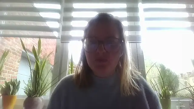 LiquidLeonie online show from March 27, 3:24 pm