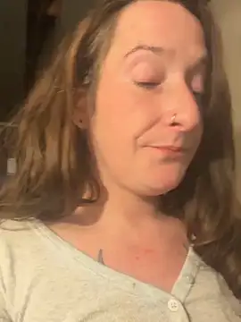 Mini And The Bear online show from April 14, 5:35 pm