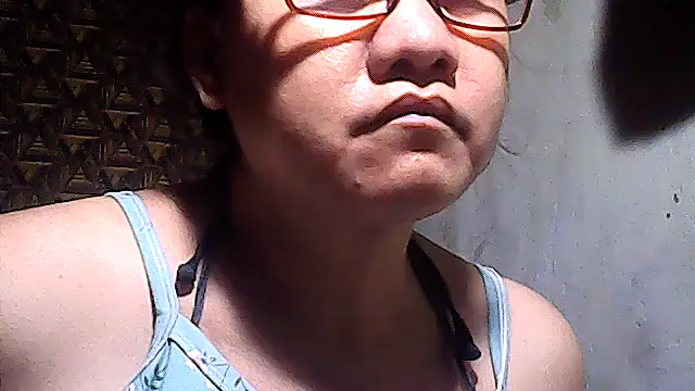 sweetsosie18 online show from April 17, 7:10 am