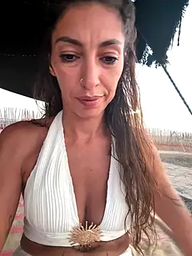 Snapshot of Amani_thewolf chatting on September 11, 6:52 pm Amani thewolf online show from September 11, 6:52 pm