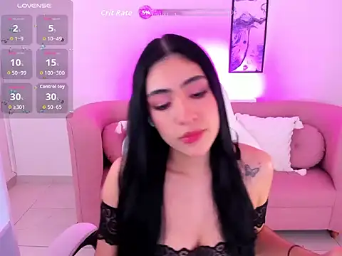 Snapshot of tatiana_prada chatting on October 9, 5:44 am tatiana prada online show from October 9, 5:44 am