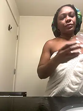 TilaTotti online show from December 15, 6:13 pm