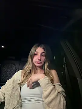 DoriDeluxe66 online show from February 27, 10:42 pm