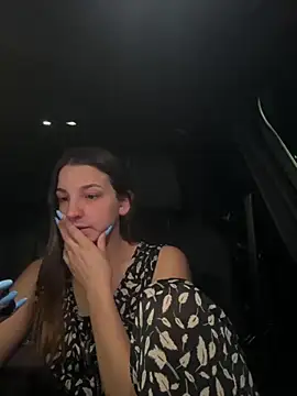 DoriDeluxe66 online show from October 20, 6:22 pm