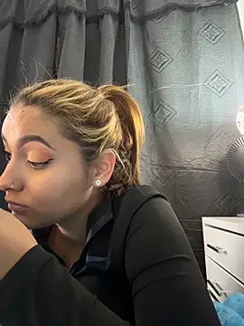 Emiily W online show from February 9, 1:35 pm