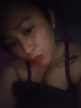 Ugly Filipina online show from February 19, 8:14 am