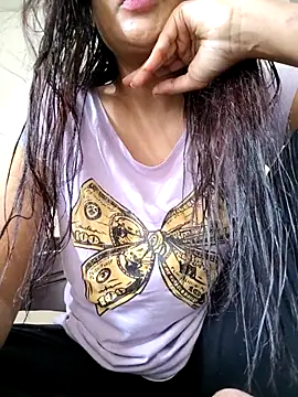 RadhaBabe online show from April 4, 8:24 am