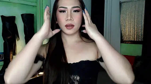 Snapshot of elise_bloom69 chatting on September 11, 6:08 pm elise bloom69 online show from September 11, 6:08 pm